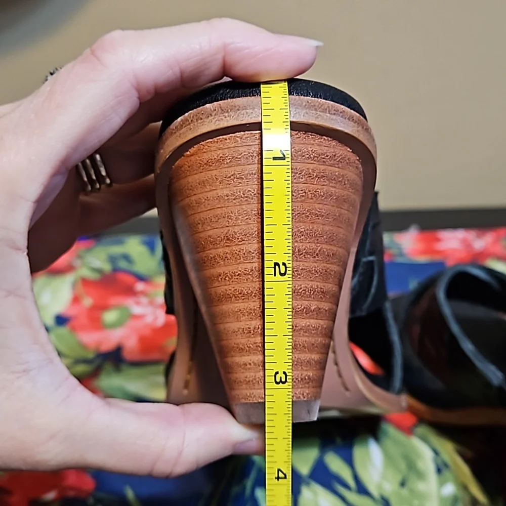 NEW Frye Leather Sandals - Picture 11 of 11